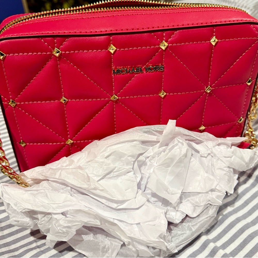 Michael Kors Red Quilted Crossbody Bag - Picture 4 of 9
